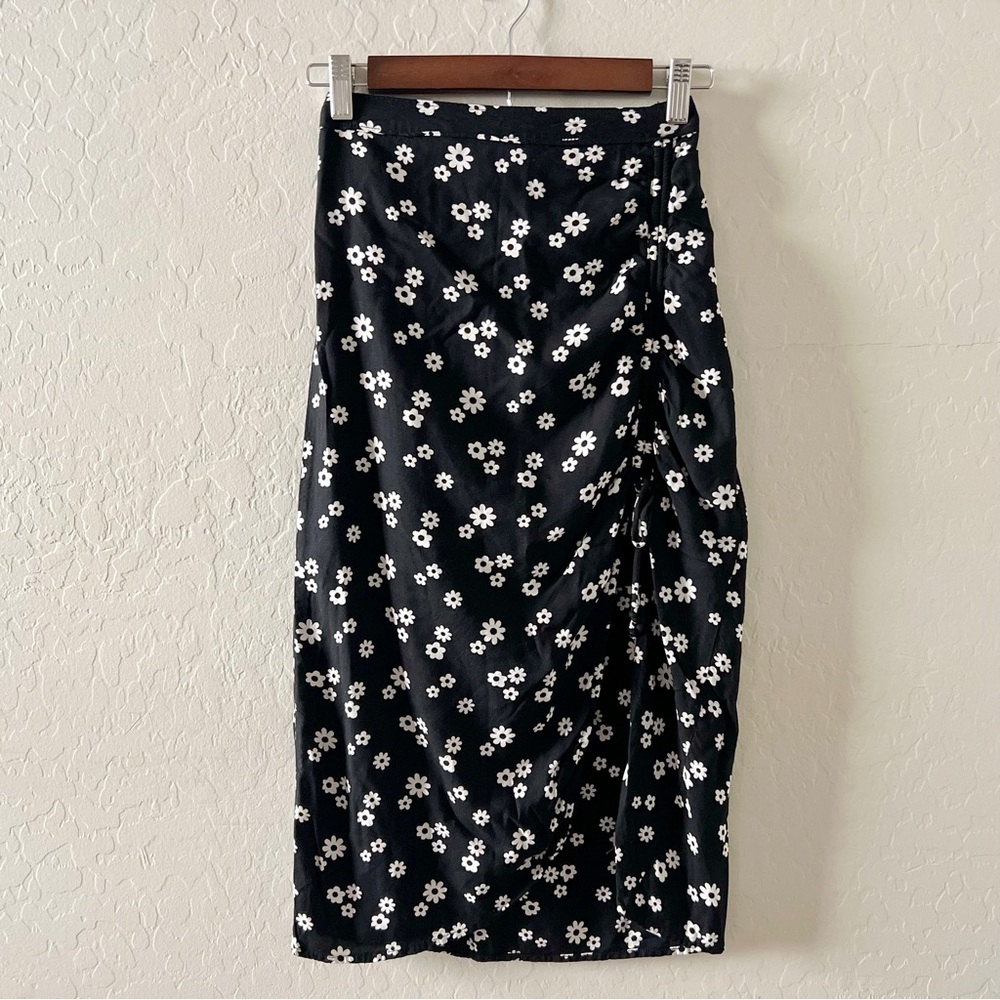 Hollister Black & White Floral High-Rise Cinched Midi Skirt